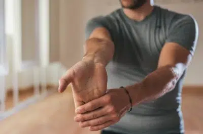 Douleur à l’avant-bras : d’où viennent-elles et comment les soulager ? | Institut de Kinésithérapie | Paris