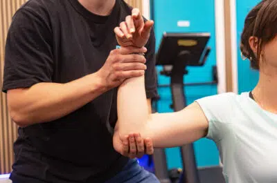 tendinite du coude du tennisman, tennis elbow - Institut de Kinésithérapie Paris